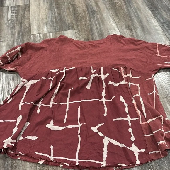 ANTHROPOLOGIE Akemi + Kin Light Streaks Tee Medium - Picture 11 of 11